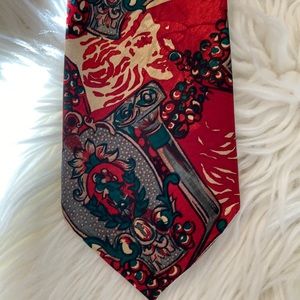 Vintage Embassy Square Man Tie  excellent condition 100% silk